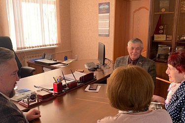 Депутат провел прием в Пономаревском районе